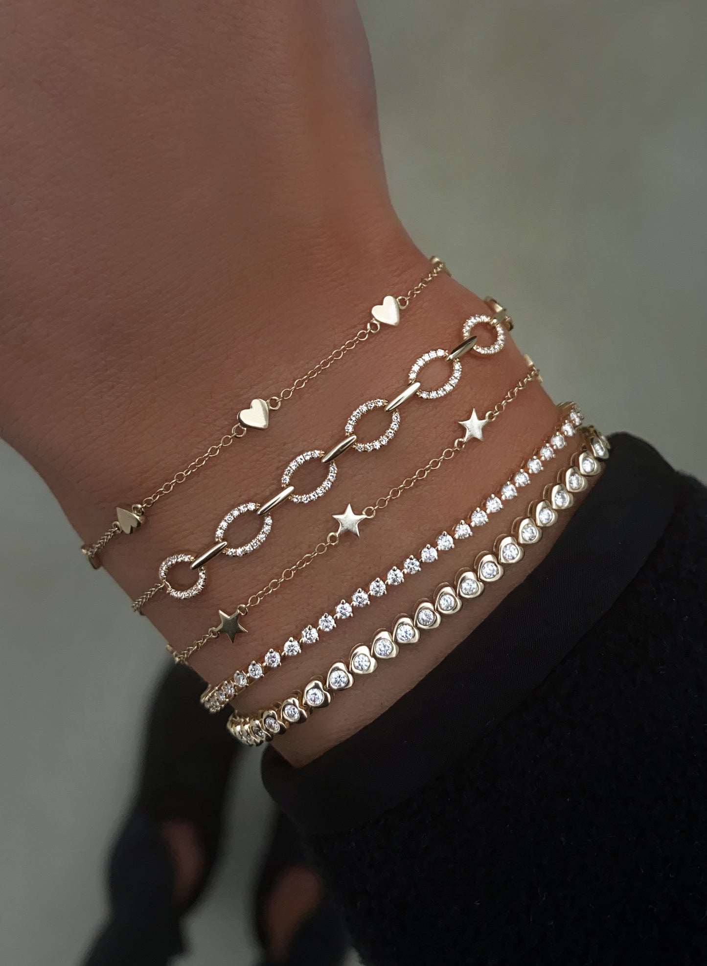14kt gold diamond heart bezel tennis bracelet