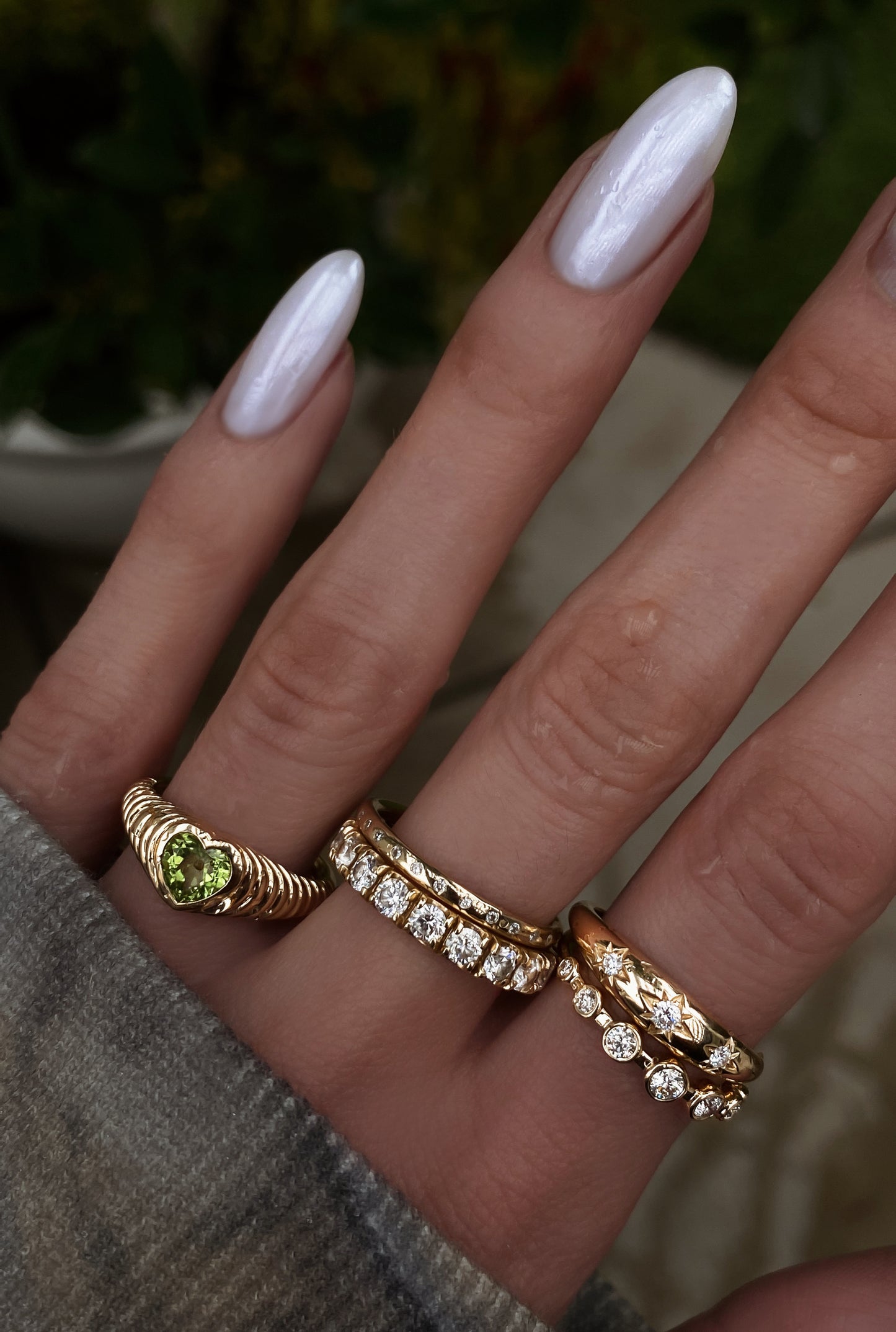 14kt gold three diamond starburst dome ring