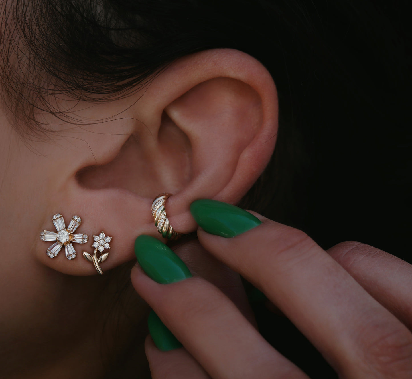 14kt gold and diamond mini flower studs