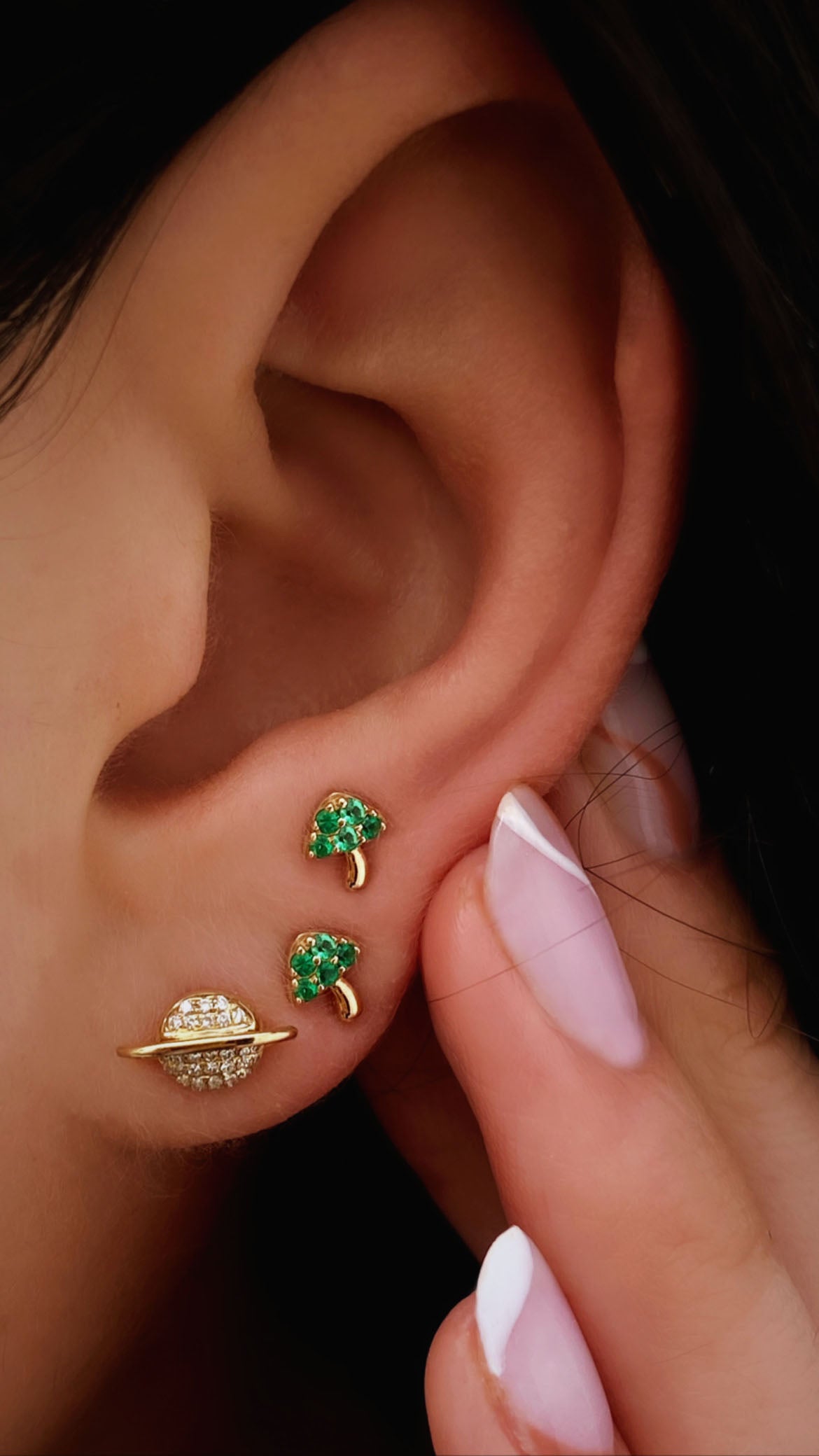 14kt gold emerald mini mushroom studs