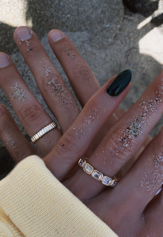 14kt gold ribbed ring