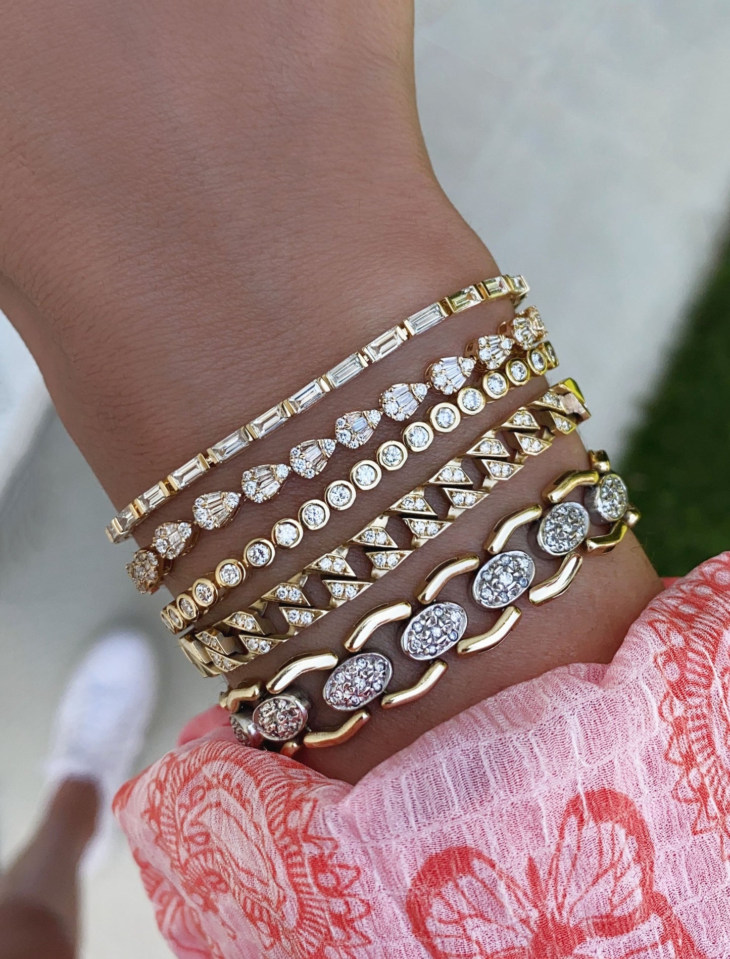 14kt gold large diamond bezel tennis bracelet