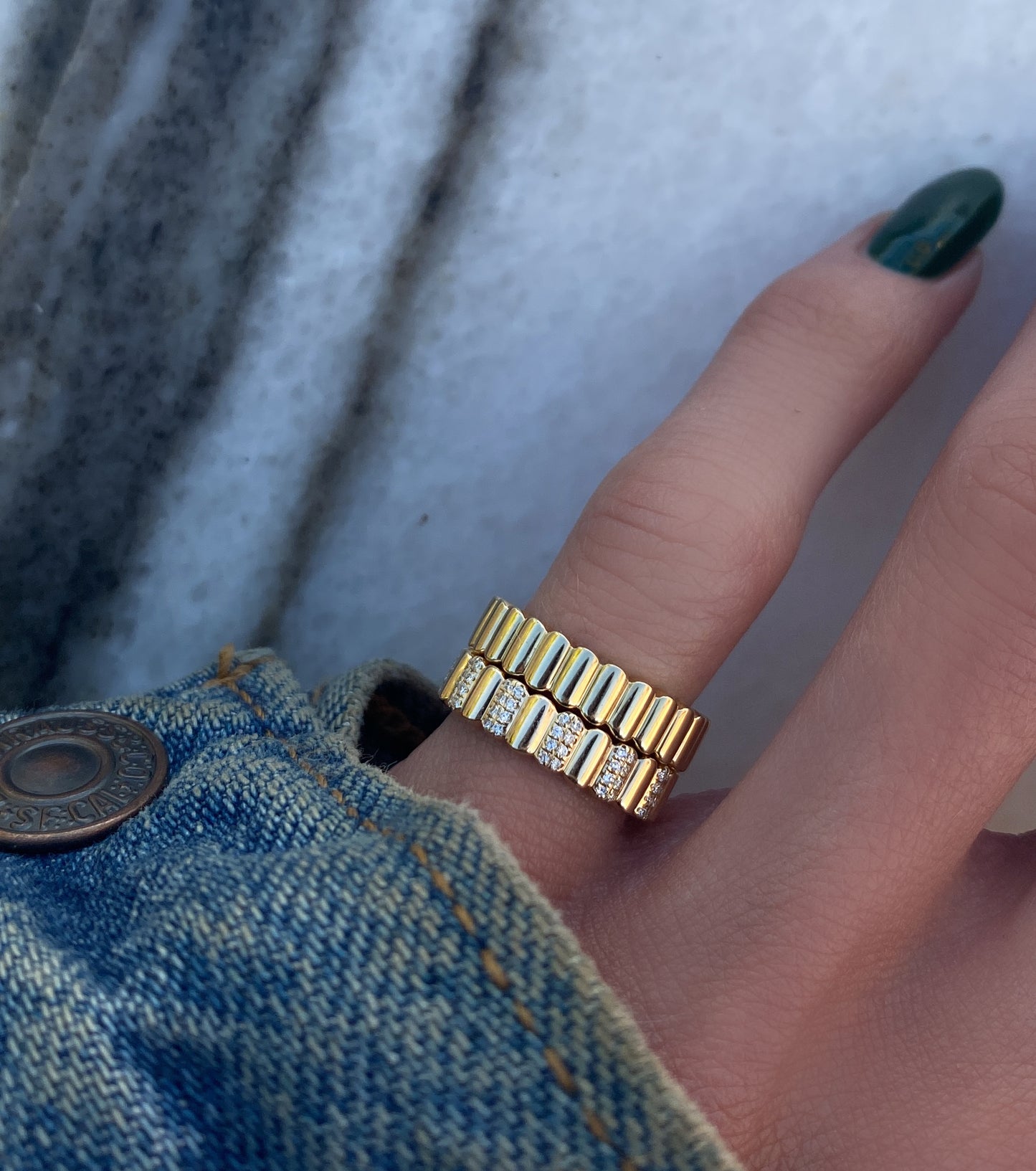 14kt gold diamond ribbed ring