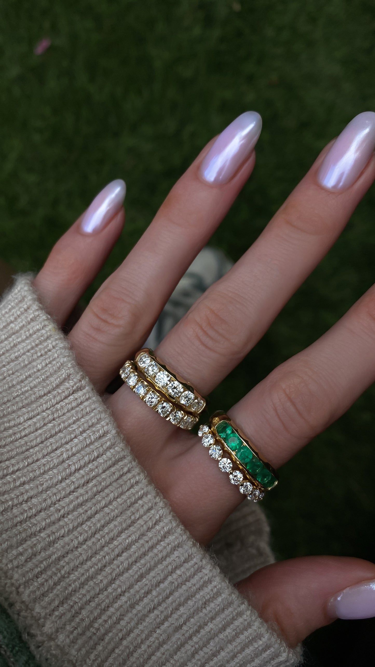 14kt gold emerald treasure band