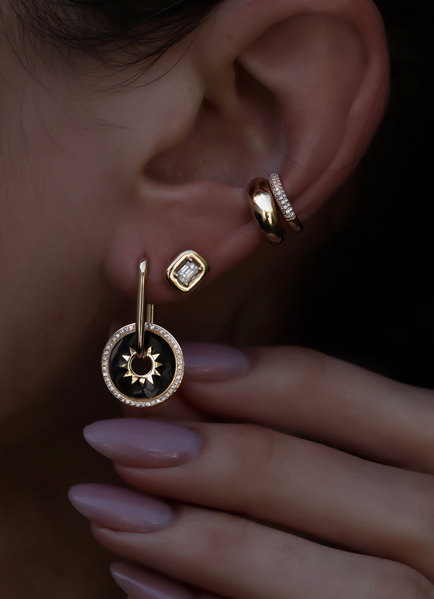 14kt gold and diamond rounded ear band