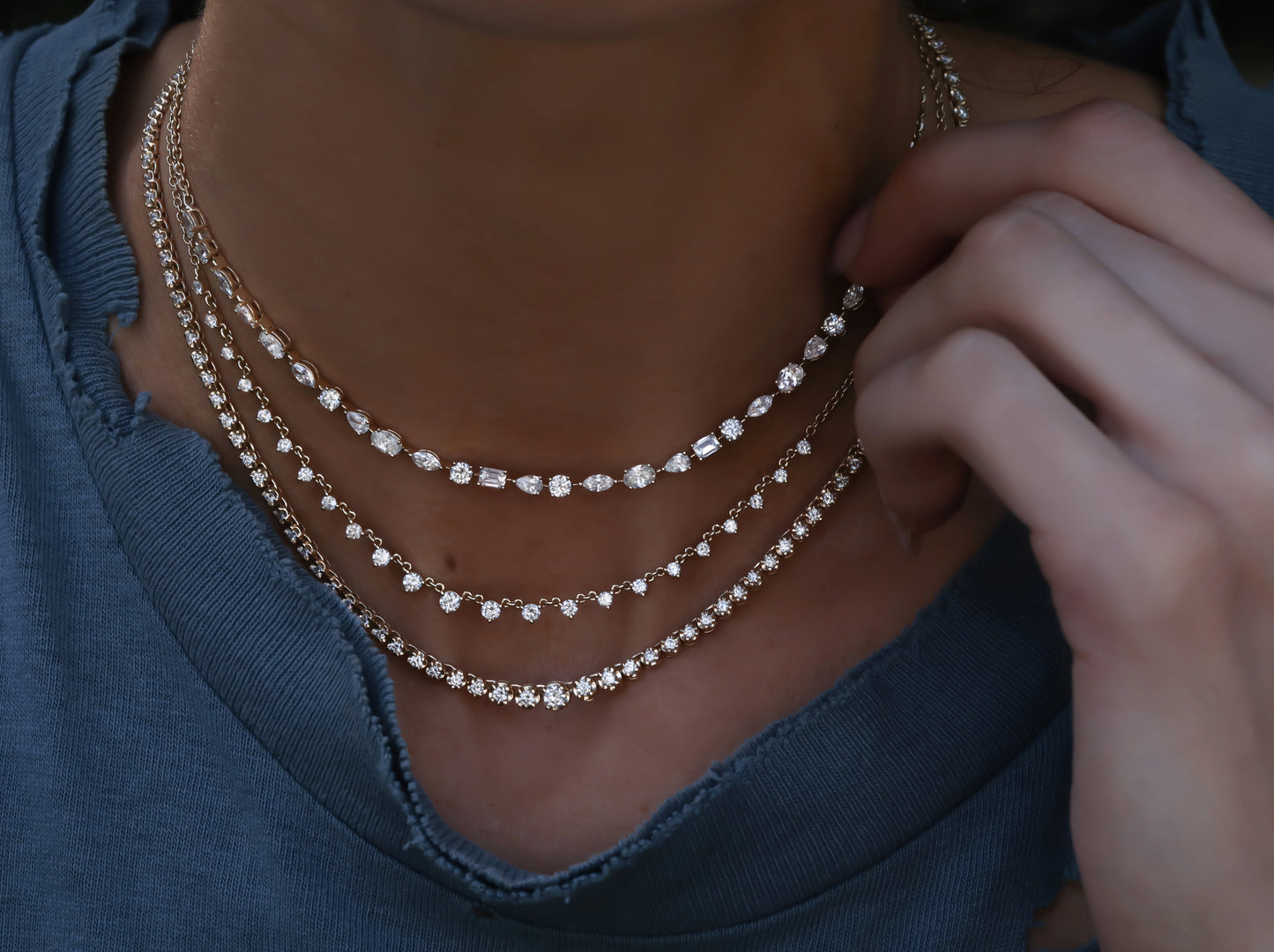 14kt gold graduated three prong diamond choker necklace