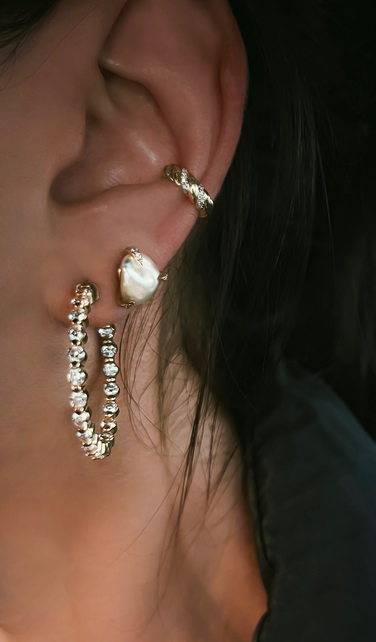14kt gold diamond claw pearl stud
