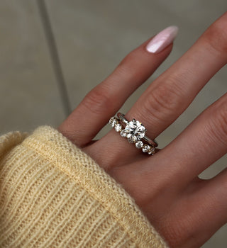 14kt gold floating queen diamond band