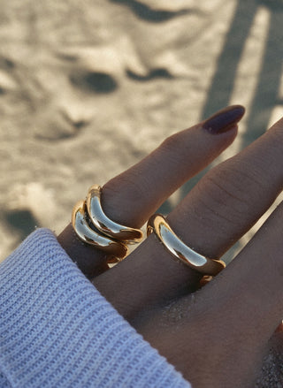 14kt gold wave dome ring