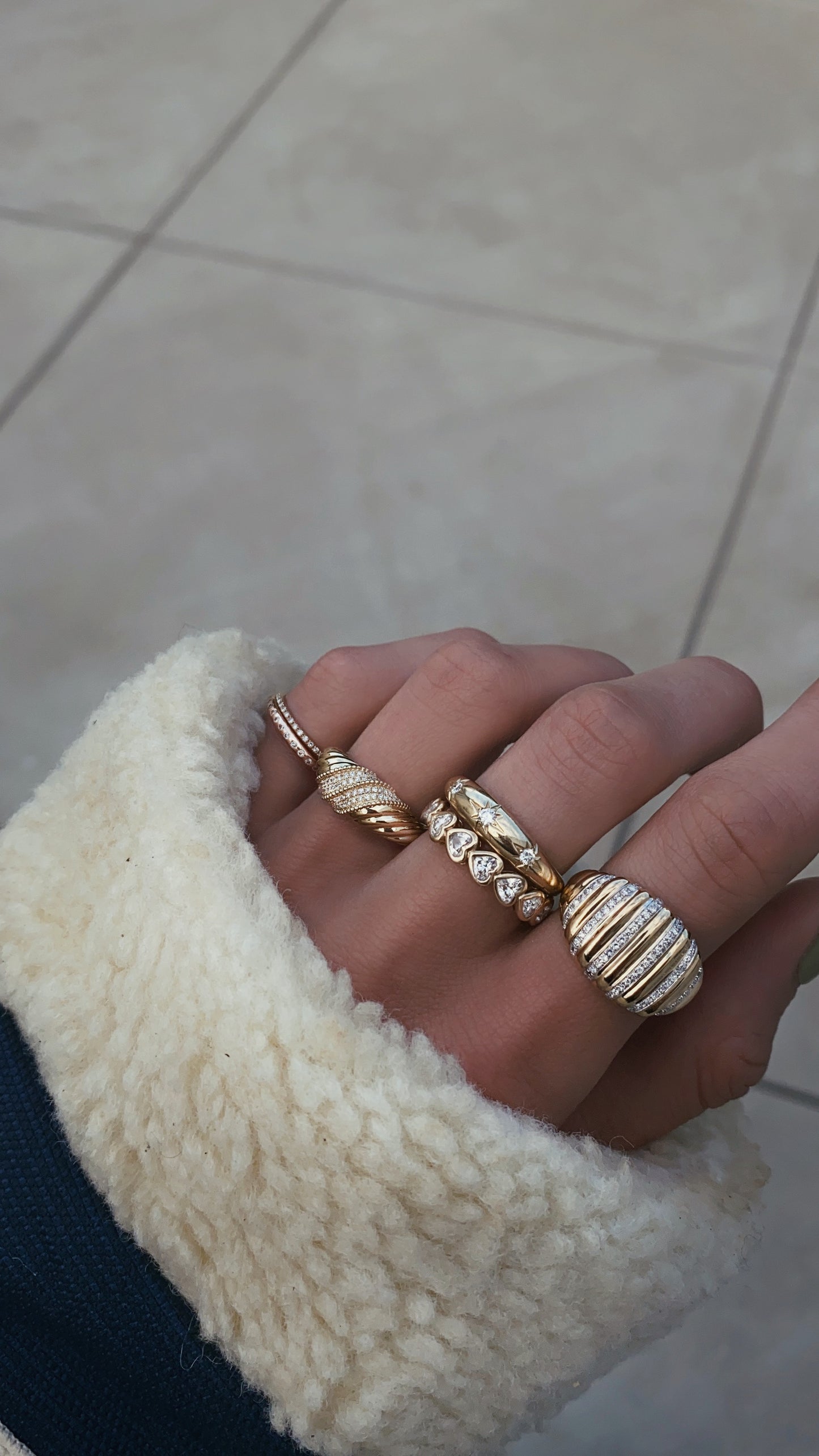 14kt gold heart diamond bezel band