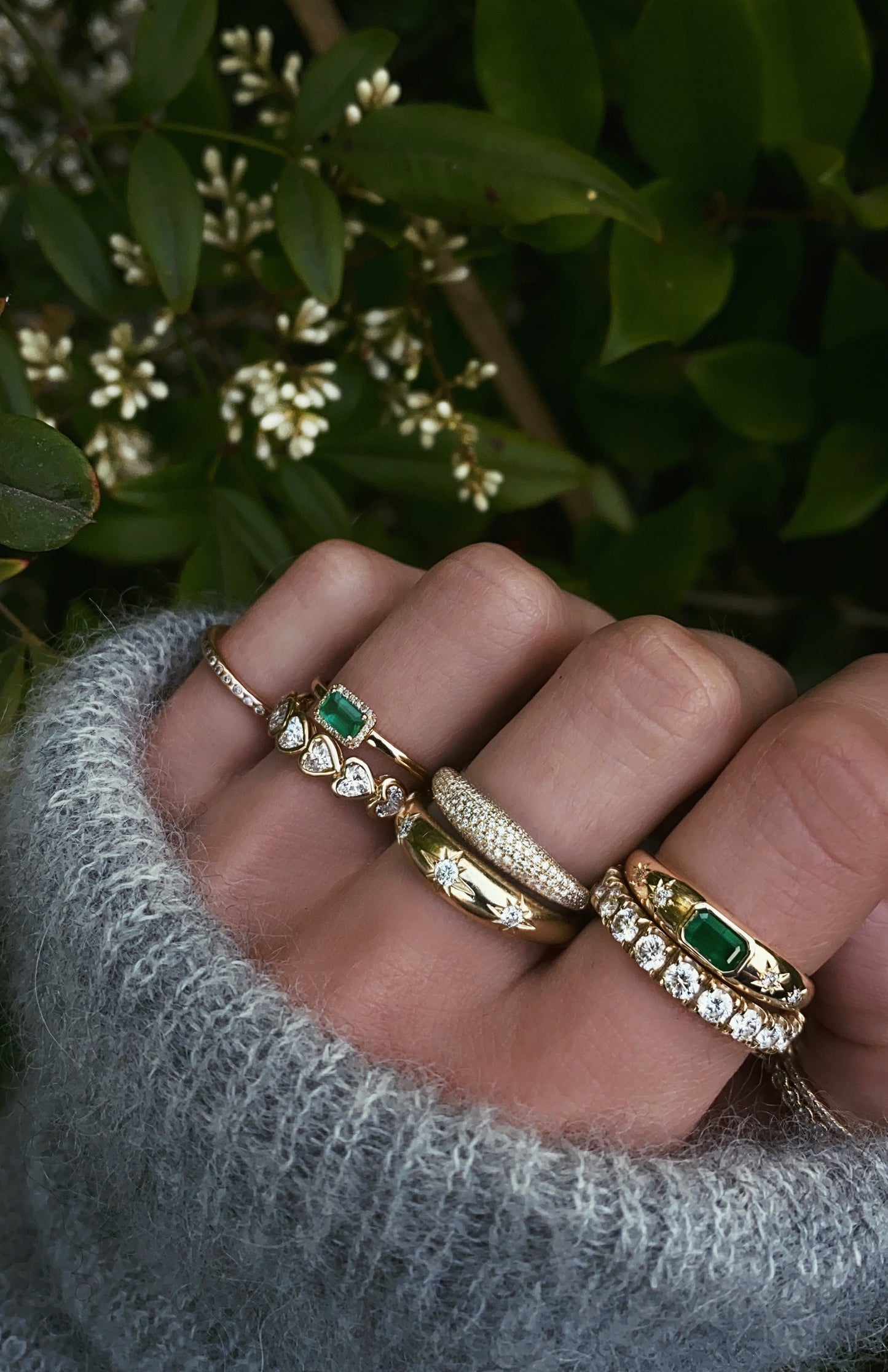 14kt gold three diamond starburst dome ring