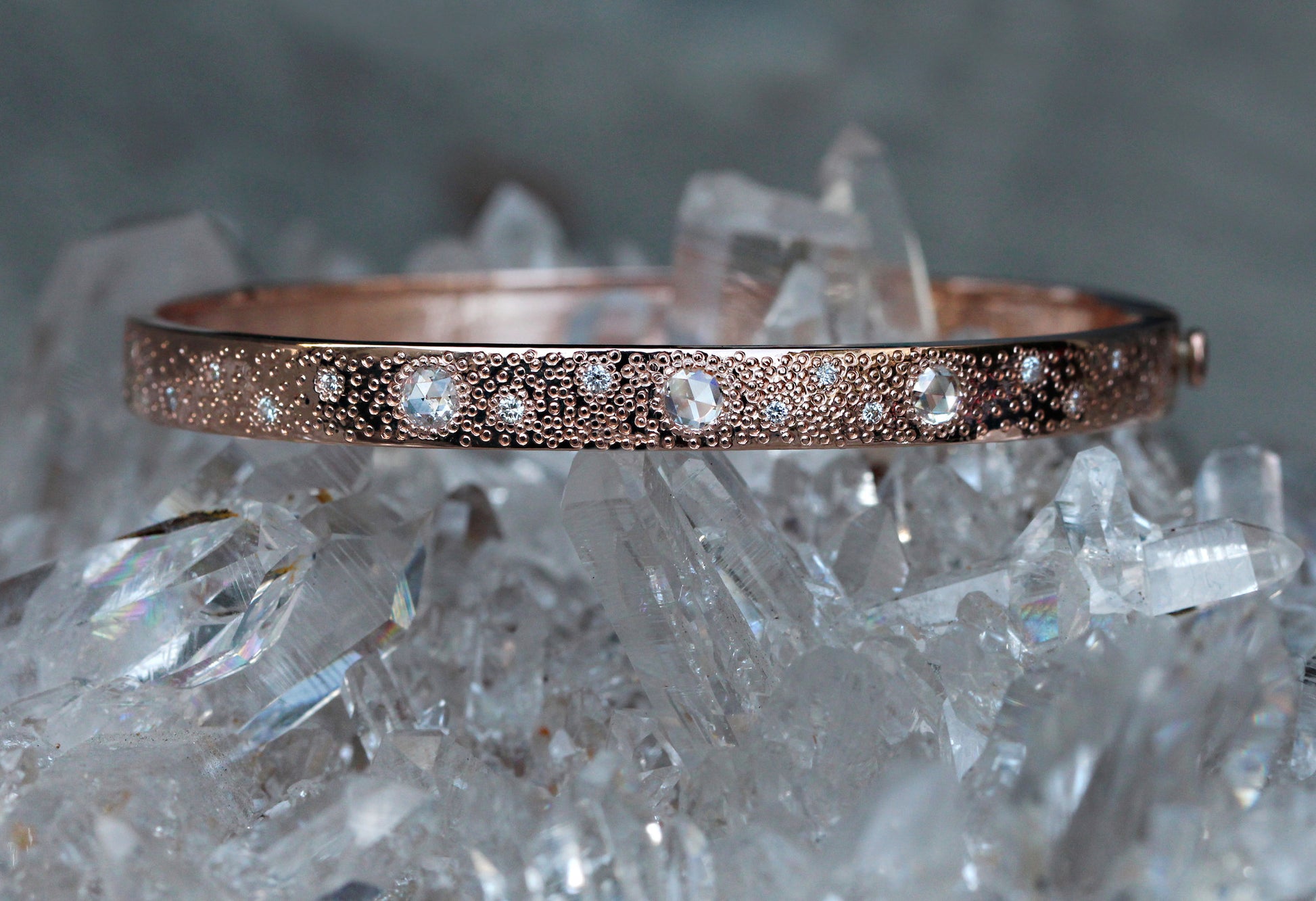 14kt gold rose cut diamond hammered bangle - Luna Skye